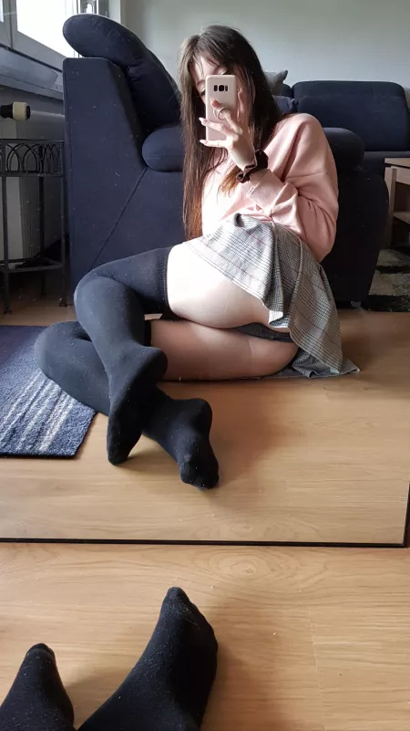 Kneehigh socks are a must, do you agree? by AryaPumpkin