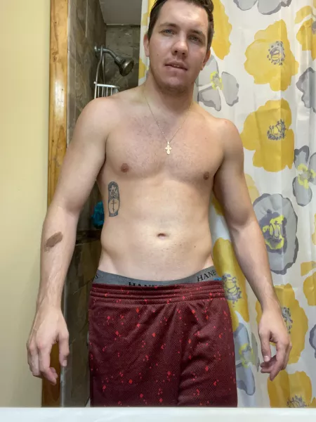 Kneel and pull down my shorts by kinkosiris