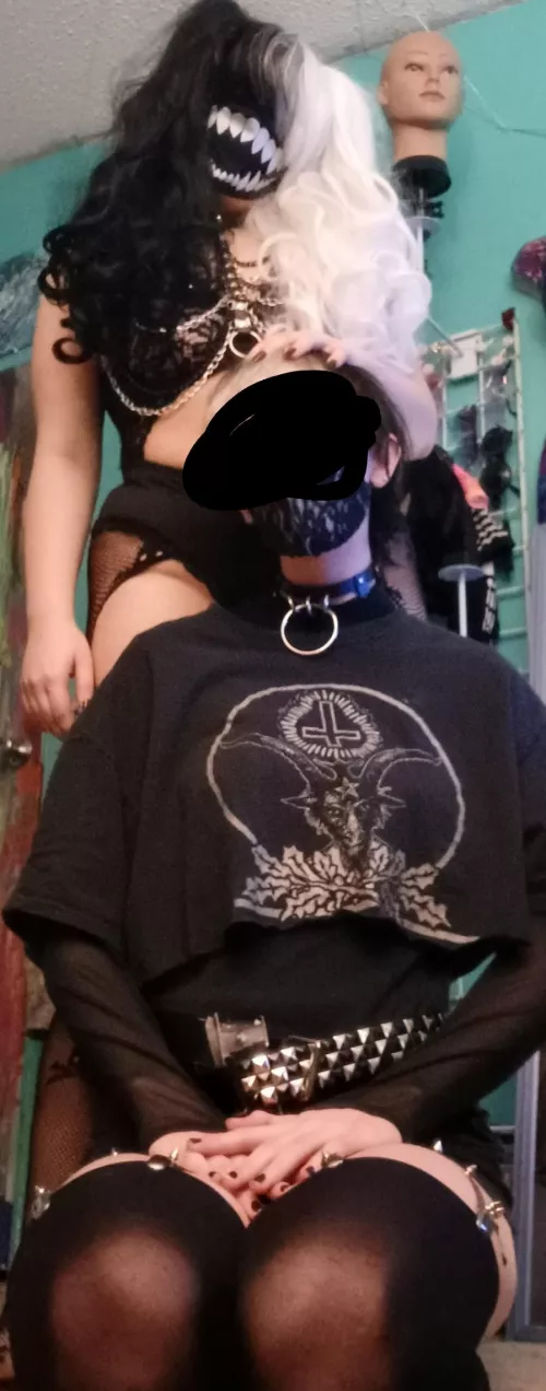 Kneel In Front Of Your Mistress by ftmfairy