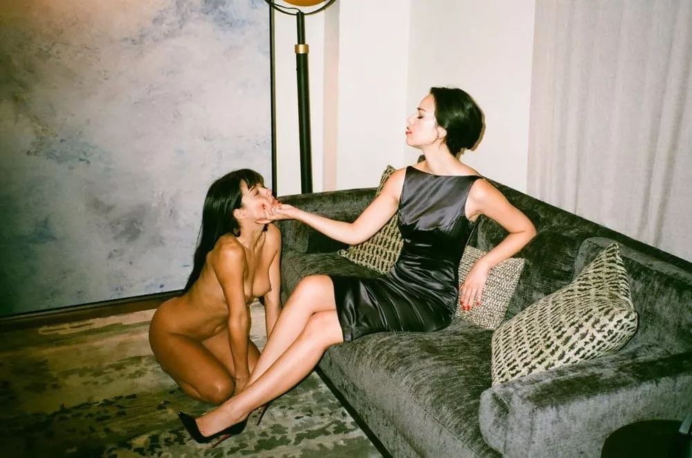 Kneeling posted by throwaway_481181