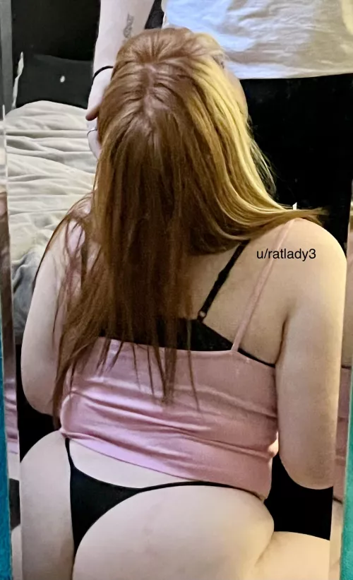 kneeling at daddy’s feet like a good little girl 💘 by ratlady3