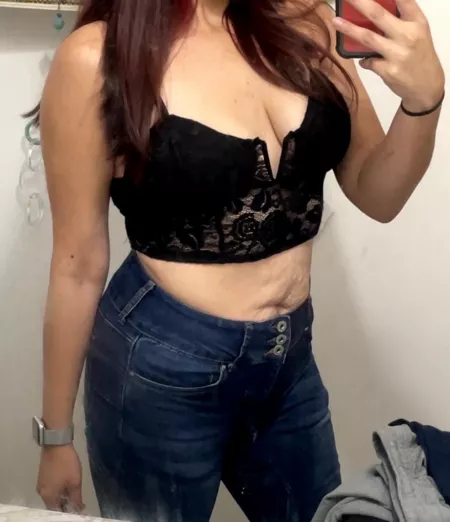 Knock knock! Who’s there? WEEKEND 🎉 by xxrubydiazxx