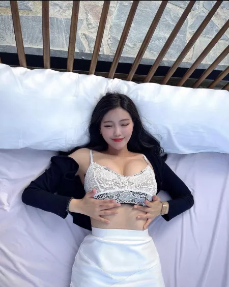 Korean Teen looking for fun 🍆💦 by SluttiestKorean