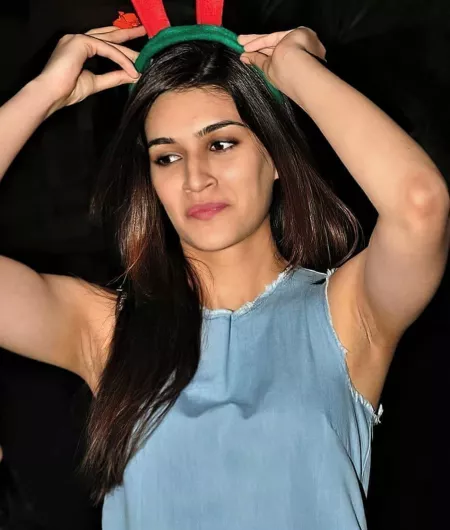 Kriti Sanon by DarkArmpitSmell