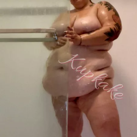 Kupkake needs some shower assistance with all this yummy belly 🧁 by kupkake1107