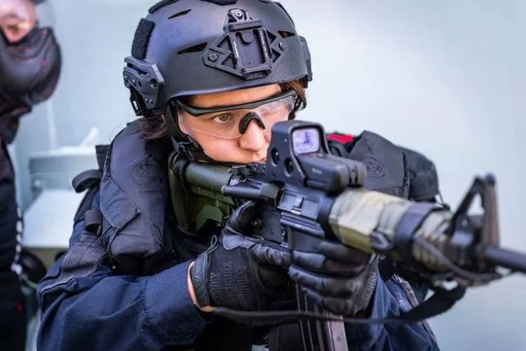 Kvinland begins engagments against Imperial owned cargo vessels by DuchessClara