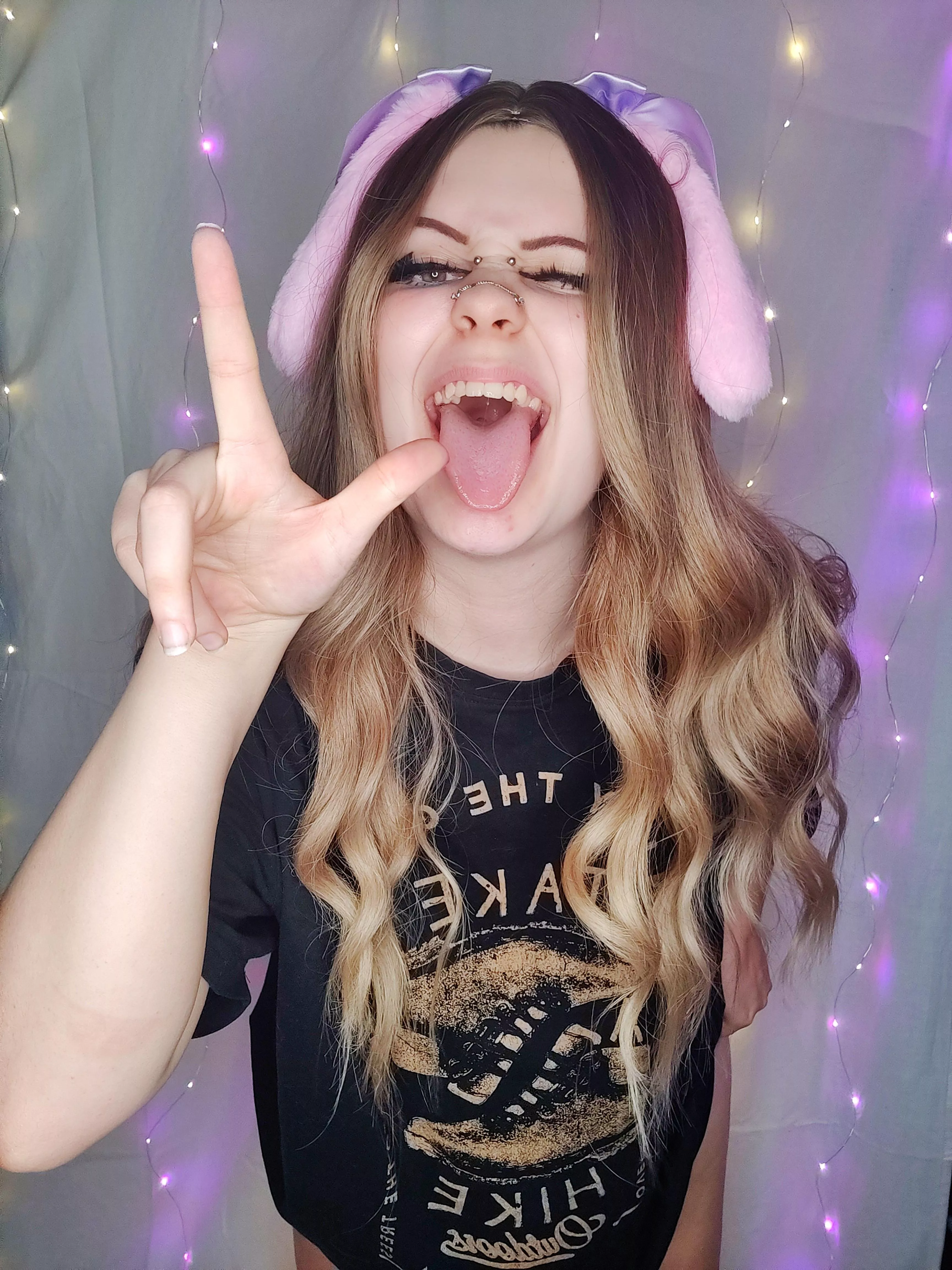 L is for....😈 posted by PleasurePetElle