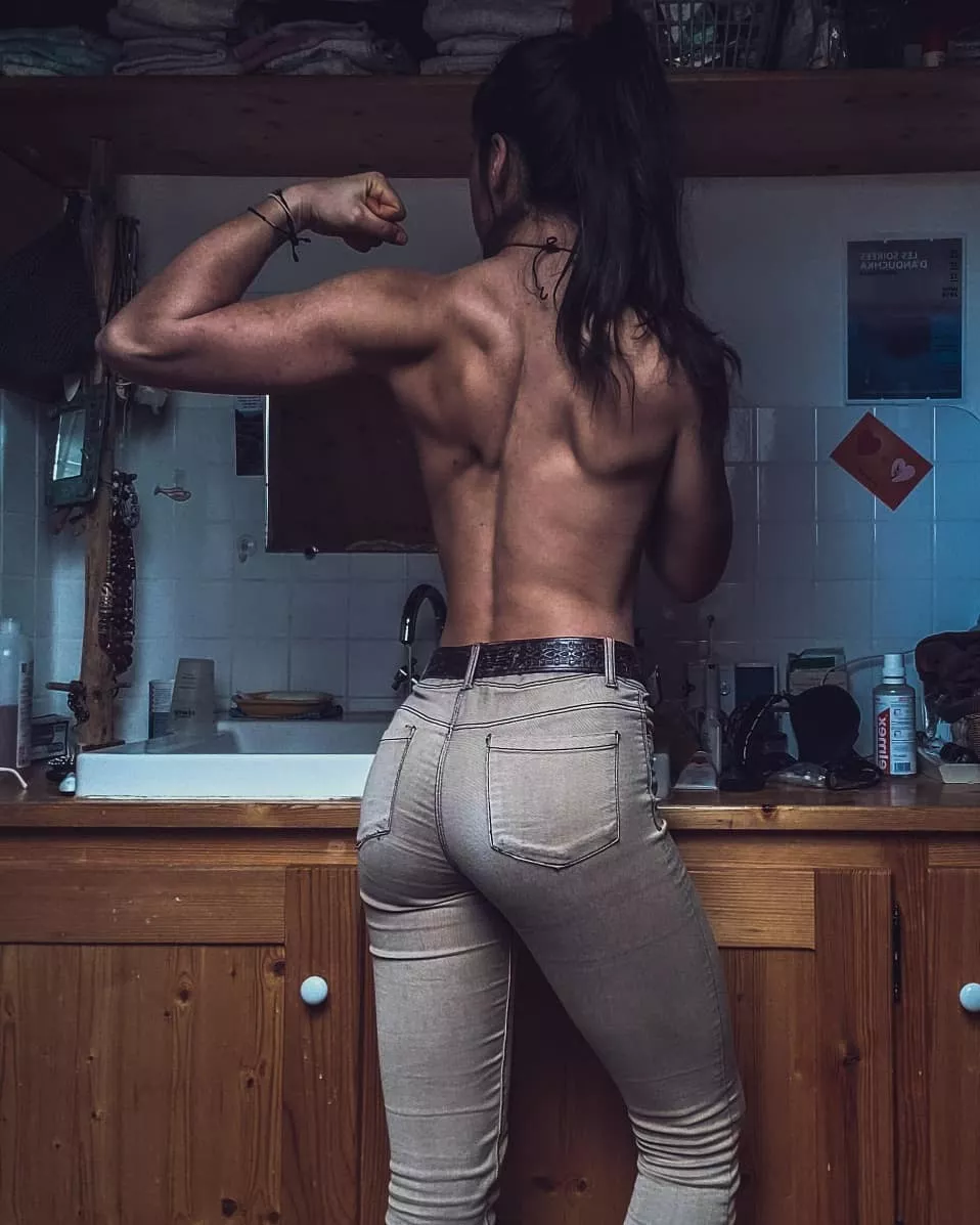 La Louve posted by DlngoLex