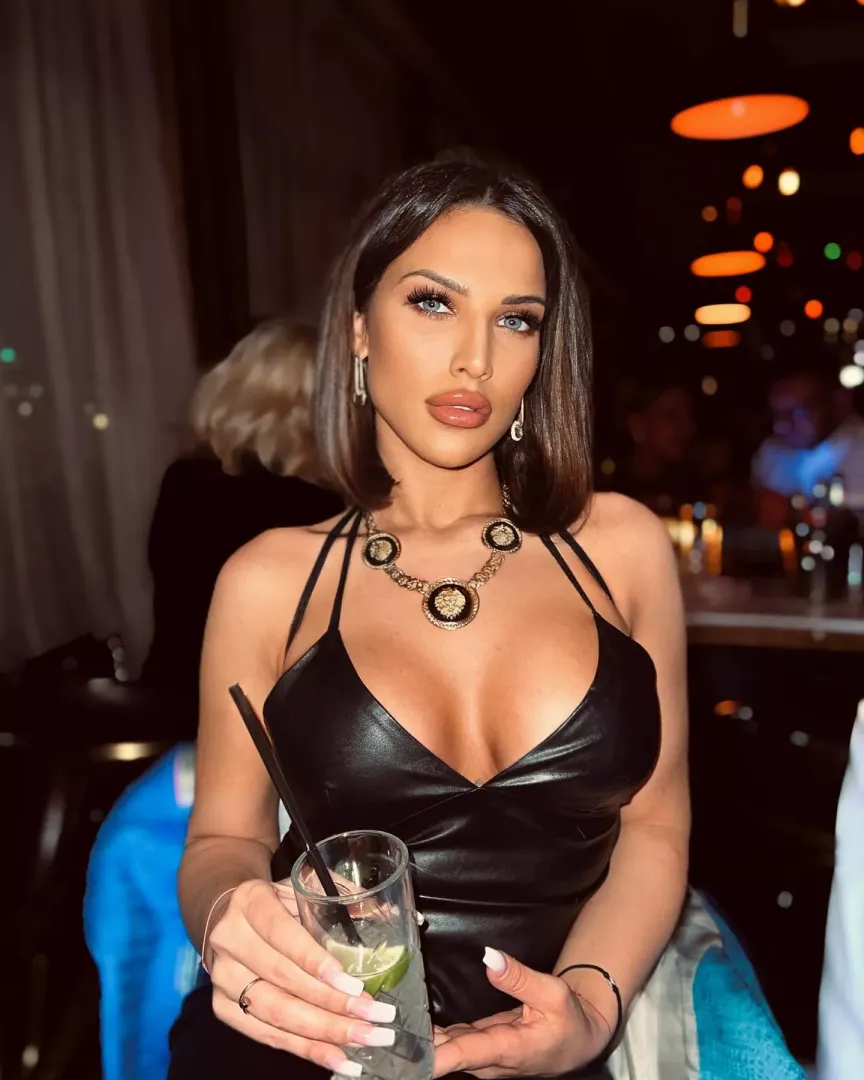 @la_mmadrina posted by gooningaccount