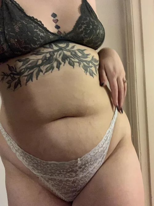 Lace and hips by AmethystQ