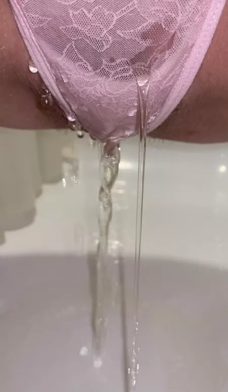 Lace makes for wacky pee streams🤤 by Creamyqueen669