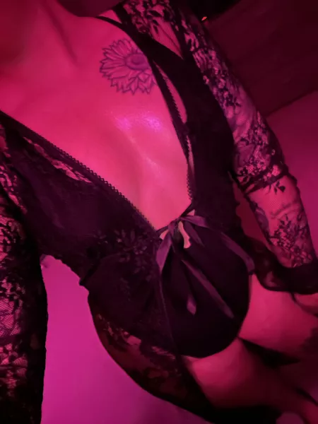 Lace makes me horny 😝 by [deleted]