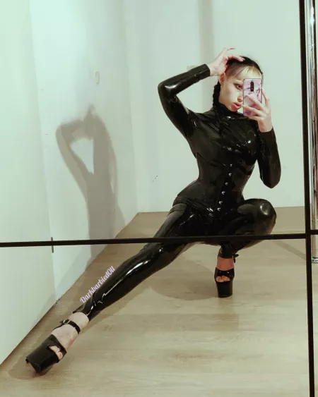 Laced up latex doll ⛓️💞 [25f] by darkbarbied0ll