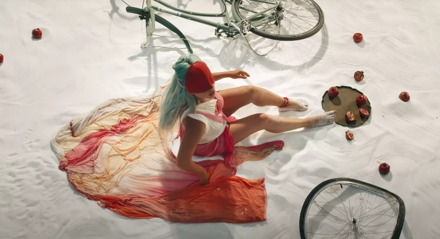 Lady Gaga's new video... tons of focus on her bare feet and anklets posted by titeropes