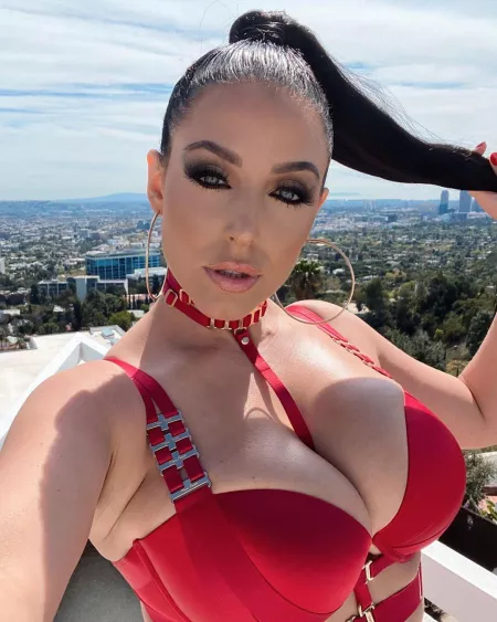 Lady in red 🥰 by cath_chan_xo