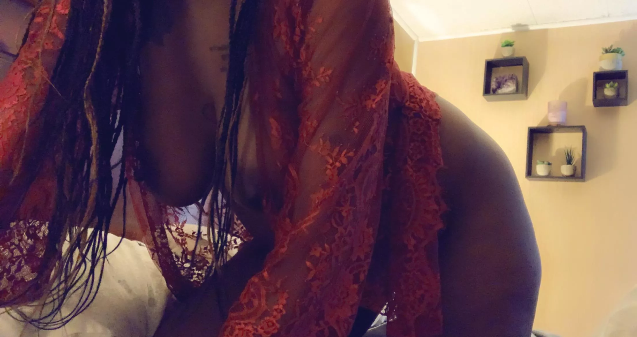 Lady in red posted by Draft-Prestigious