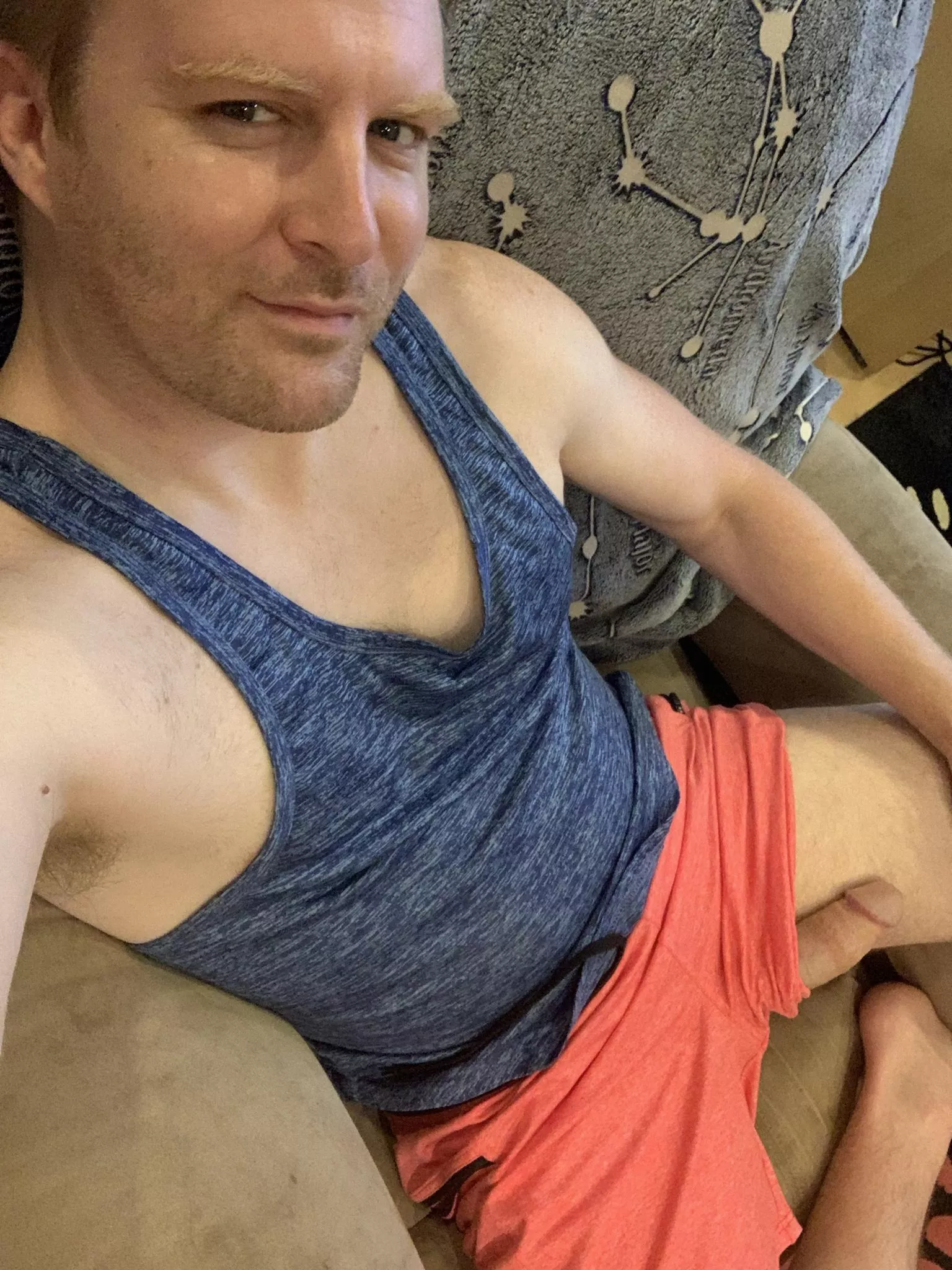 Laid back 37/M North of Atlanta looking to play with a couple or a wife on a date. posted by BroadandSturdy