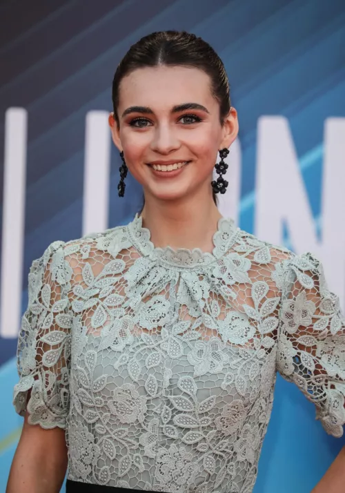 Lara McDonnell by awakenedSky