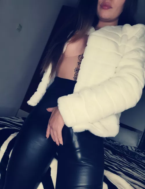 Large and in charge by lexymari15