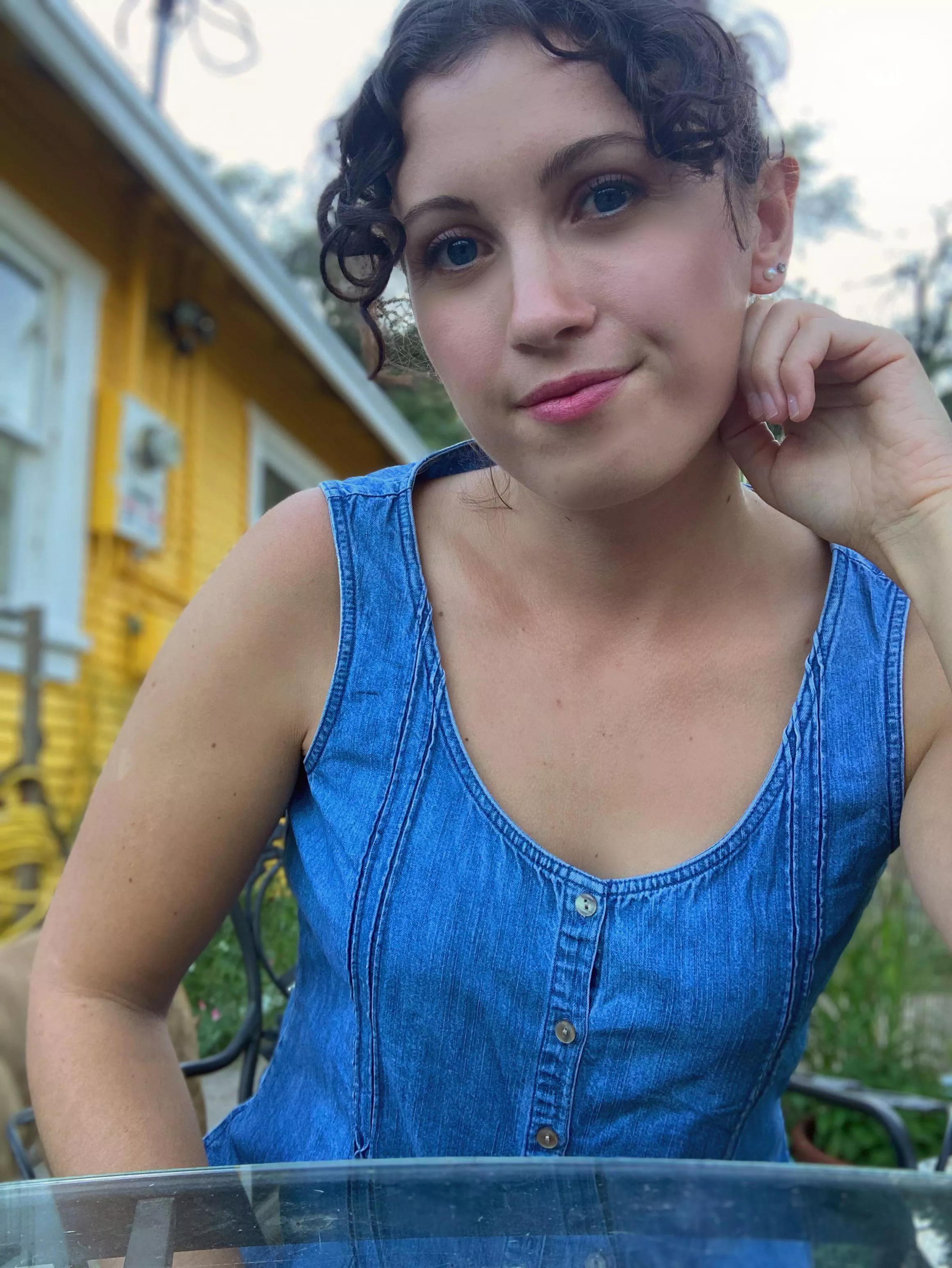 Last bit of tank top weather before I break out my striped sweaters and Doc Martens posted by unpoeticjustice