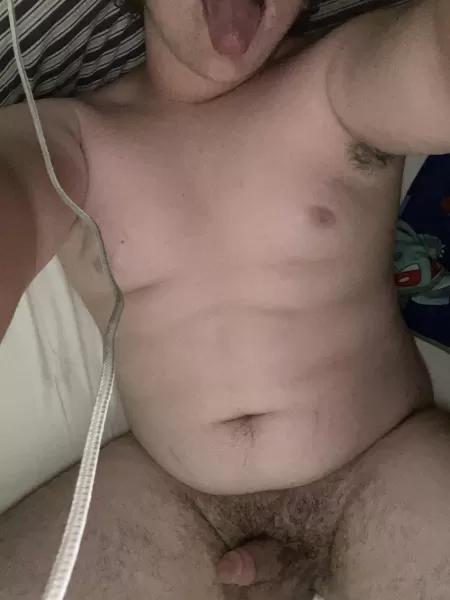 Last day on vacation,wanna meet me back at my place? 😏 by M14-chubby