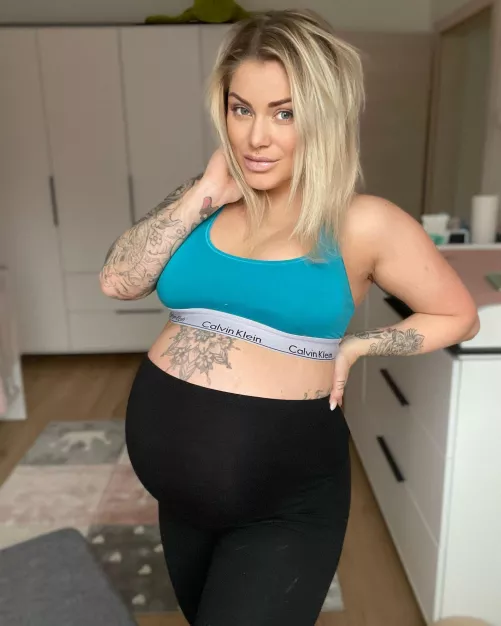 Last Preggo pix 🔞💦😏 by PregnantWifey_