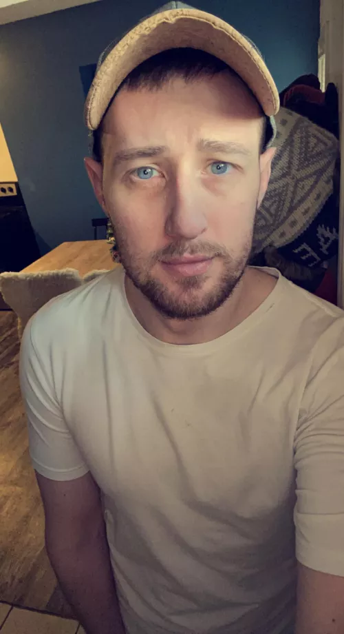 Last selfie ever with my sad broken eyes. Getting lasik today. Ready to see all you beauties in HD! 👀😍 by tat246