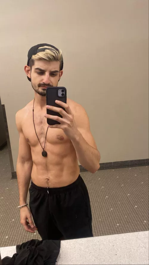 Late gym session 😅 by JeeezusChrists