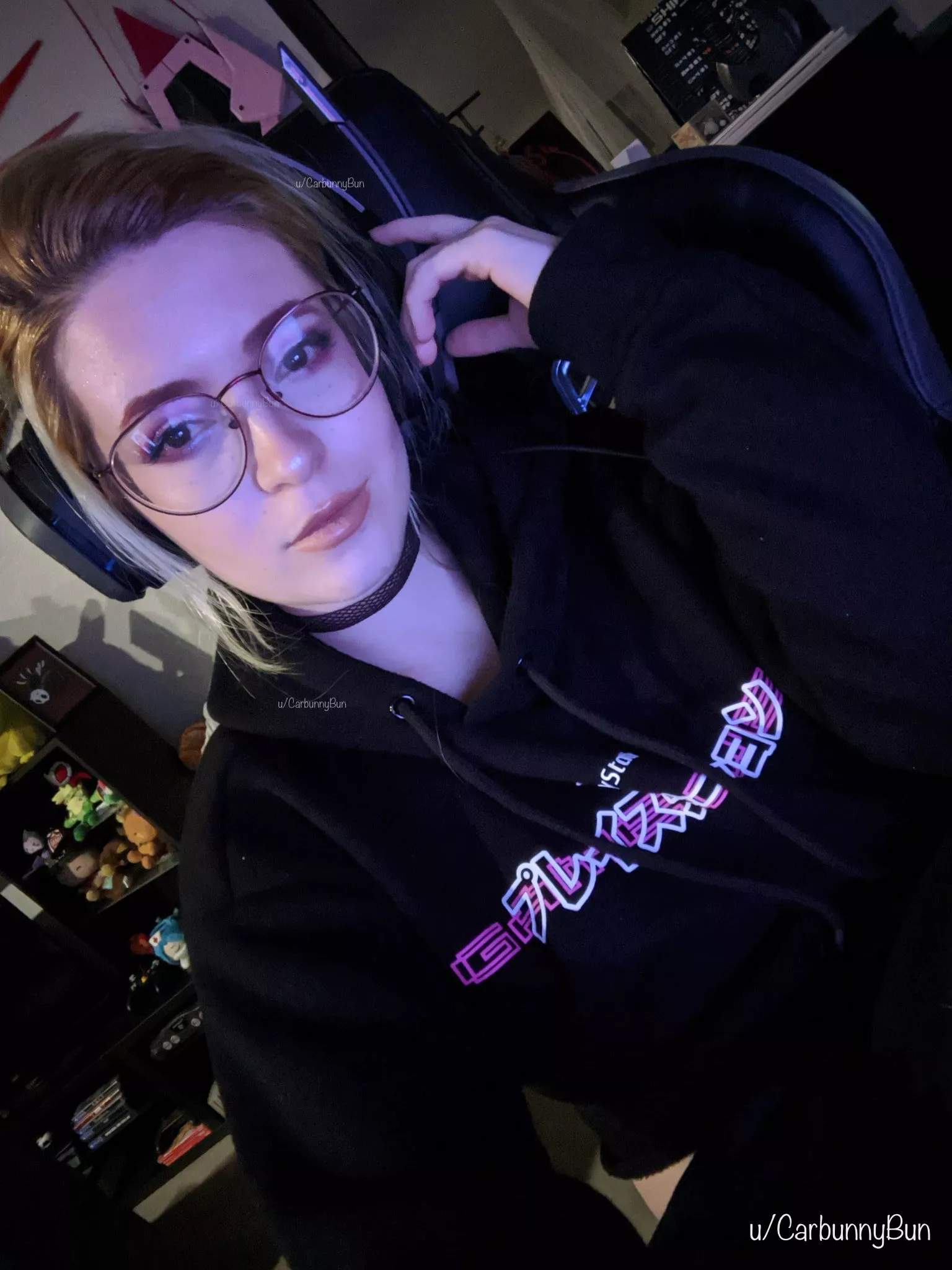 Late night gaming session~? ♡ posted by CarbunnyBun