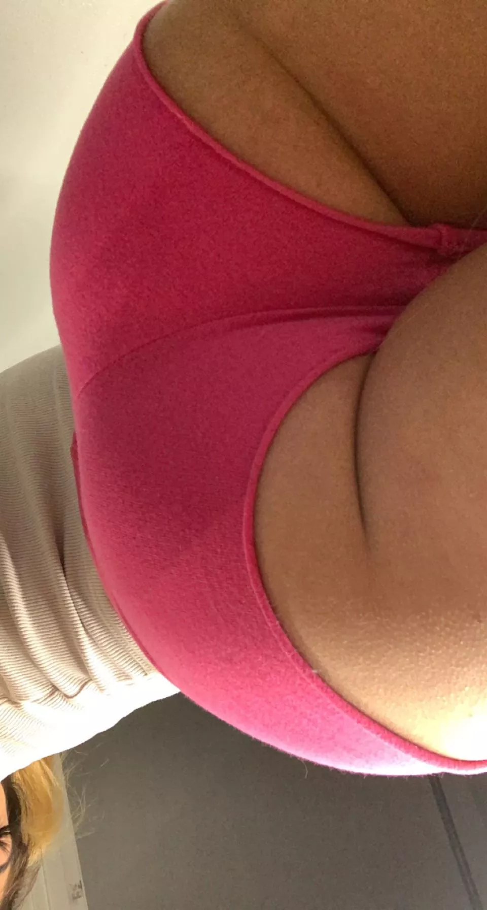 🍑😋 late night snack posted by mistresslola420