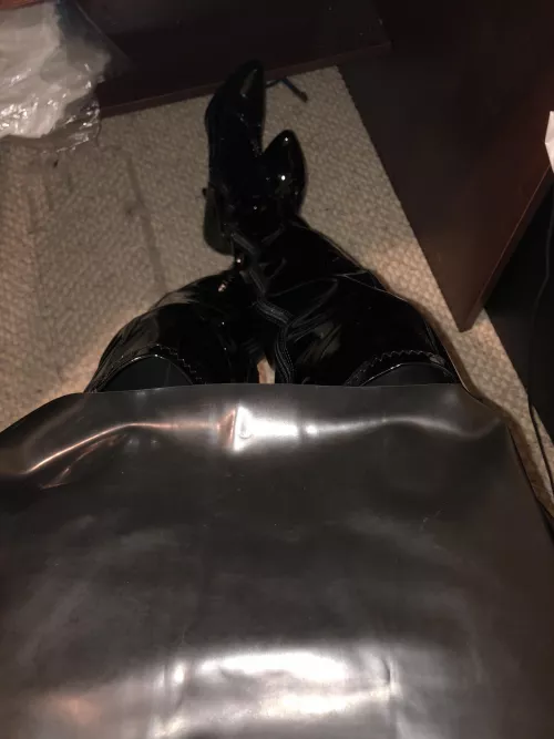 Late night work, please send captions to make it more 🤩 by xxltx