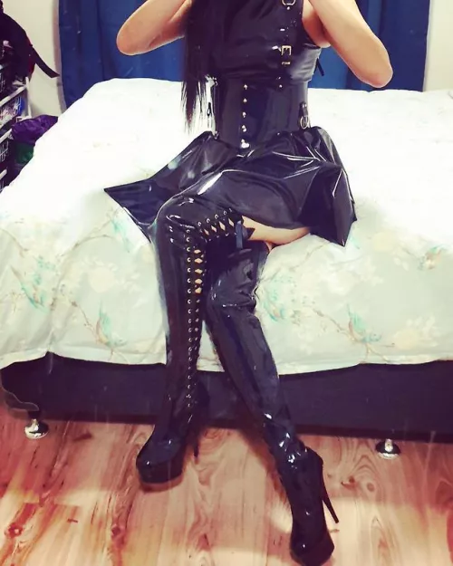 Latex dress and boots.. Whats not to like.. by Hvalens
