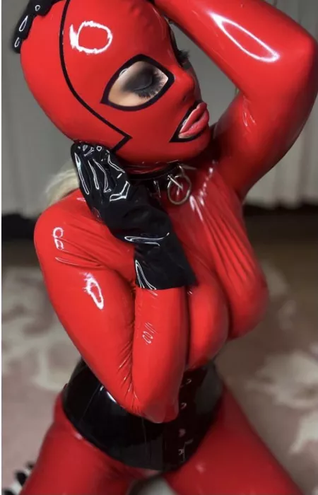 Latex Kitty Shiny by throwaway3344671