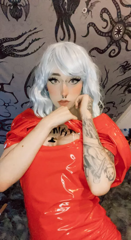 Latex looks good, but better on the floor by lillith-lethya