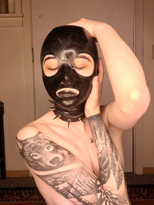 latex lover by violetxbathory