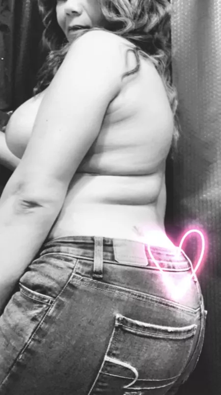 Latina 45 hotwife in the 209, looking. Details in the messages. by valleycouple209