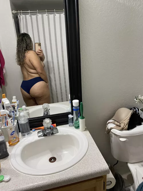 Latina ass by blessed_fl