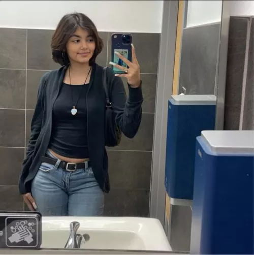 Latina hoe by King76544