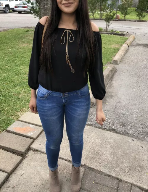 Latina wife must verify and show face Kik hornyhtxcouple14 with sample by latincouple20