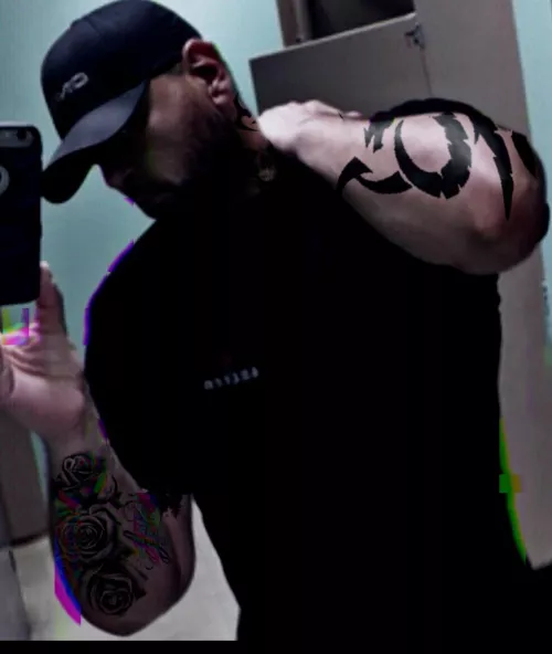 Latino forearms by Lucas3226