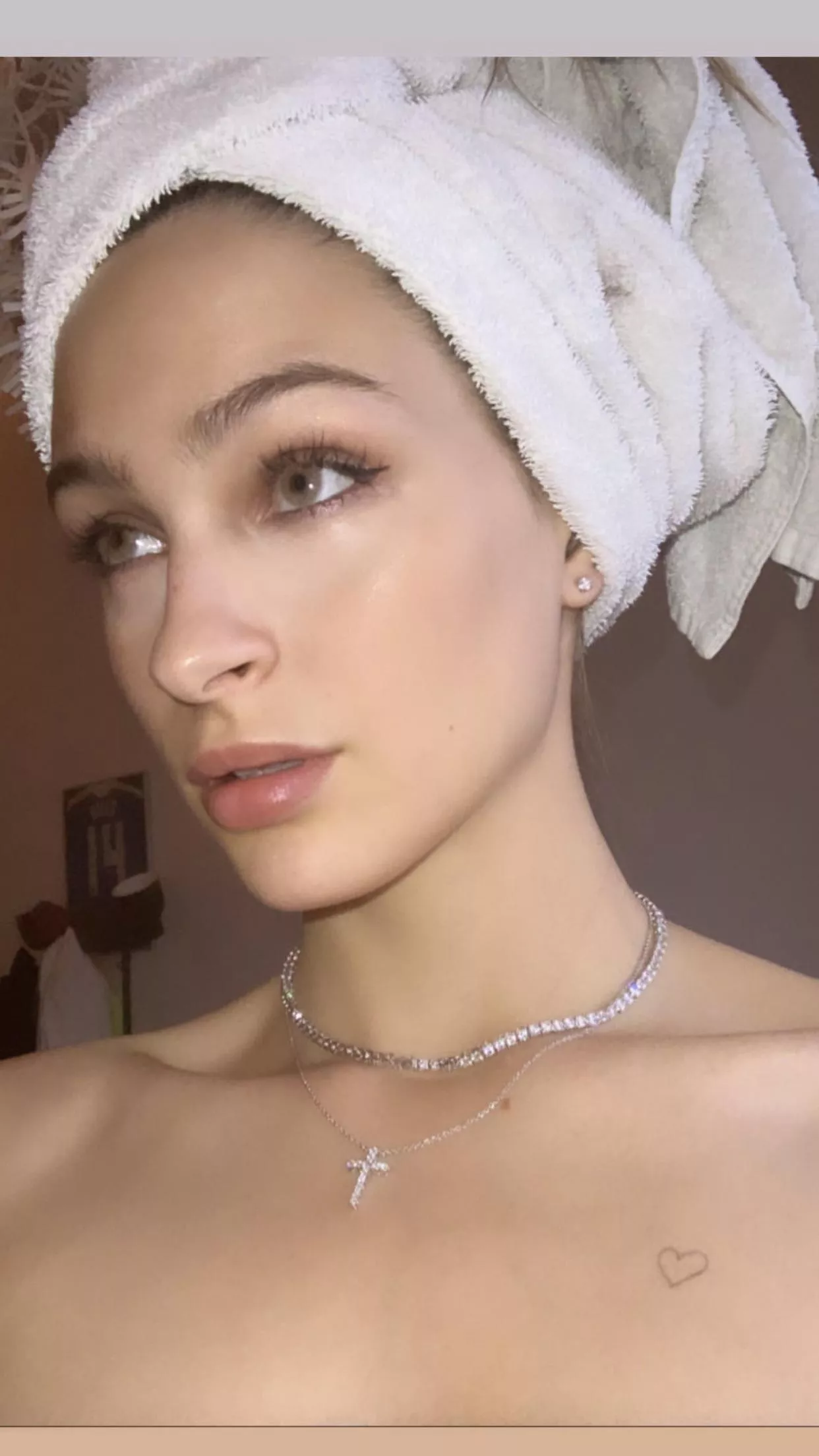 Laura Duenninger posted by buzenglo