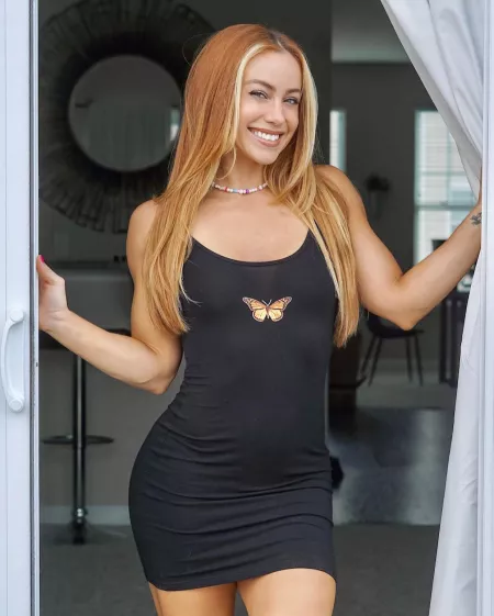 Lauren Findley by taserbeam