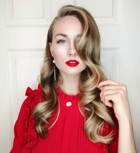 Lauren Howe by BOOOOOOOBIES