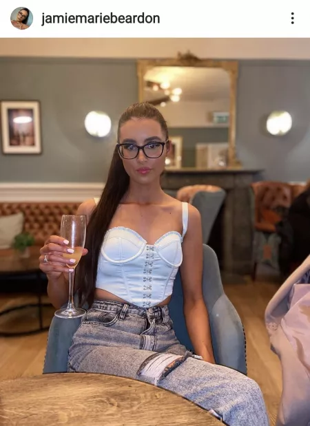 Lauren's twin by Englishgenttleman