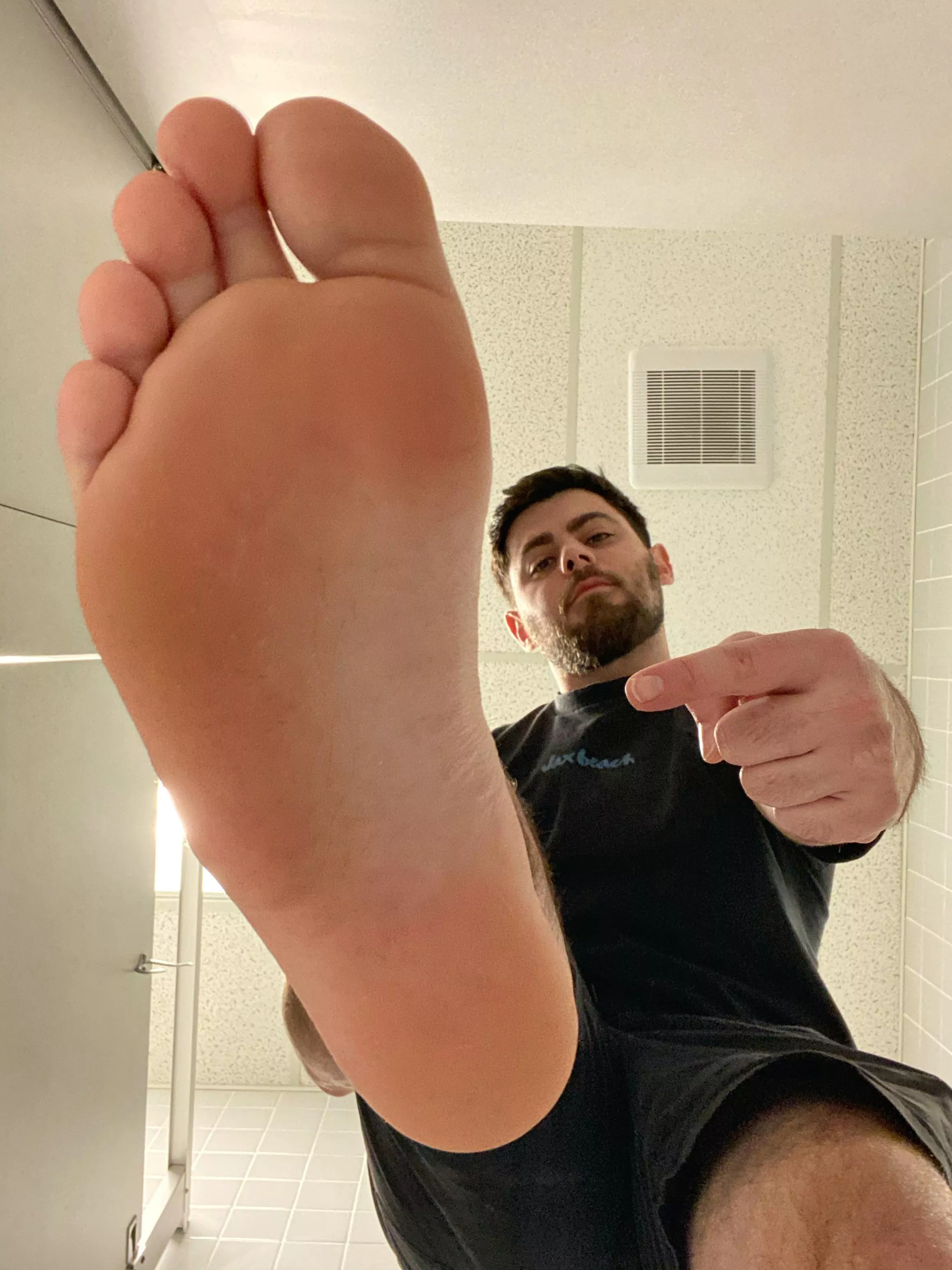 Lay underneath my feet 😈 posted by King_Mattx