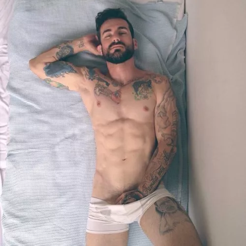 Laying down (X-Post /r/meninbed) posted by menareamazing