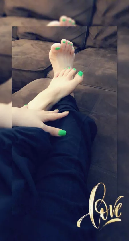 Lazy day freshly polished by TheMaskMistress