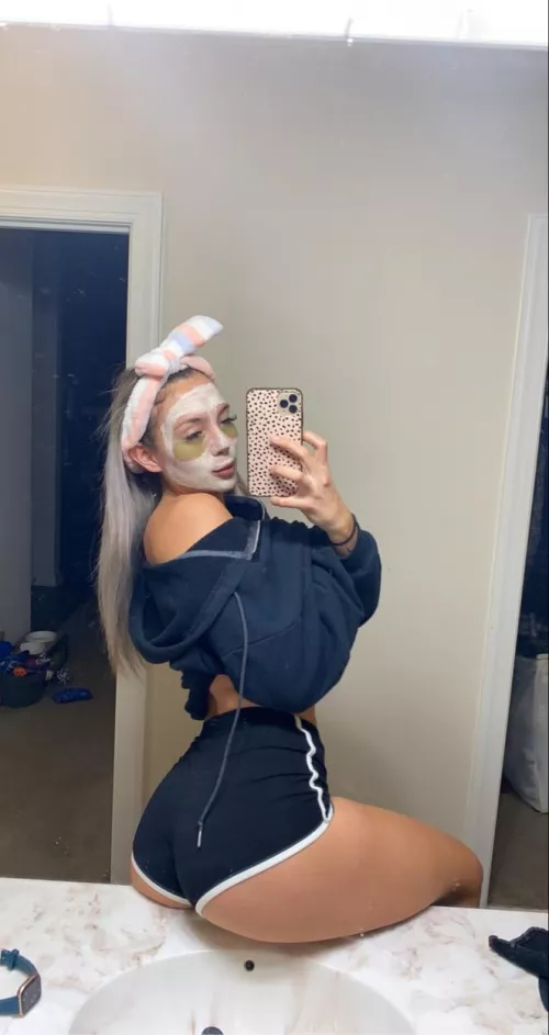 Lazy nights are my fav 🙈 by cassiebbyyy