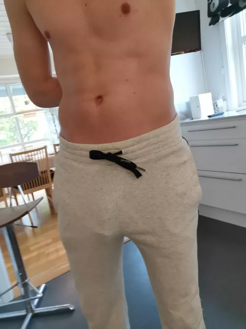 Lazy saturday by Arhdon