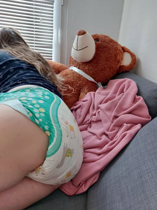 Lazy sunday on the couch, featuring a very full diaper. by Boregar1234